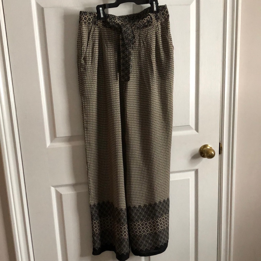 Patterned slinky pants!